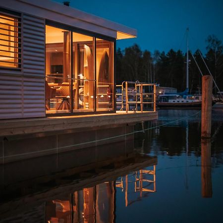 Schwimmendes Ferienhaus "Trinity" Ihr Seahome Auf Der Ostsee Пенемюнде Экстерьер фото